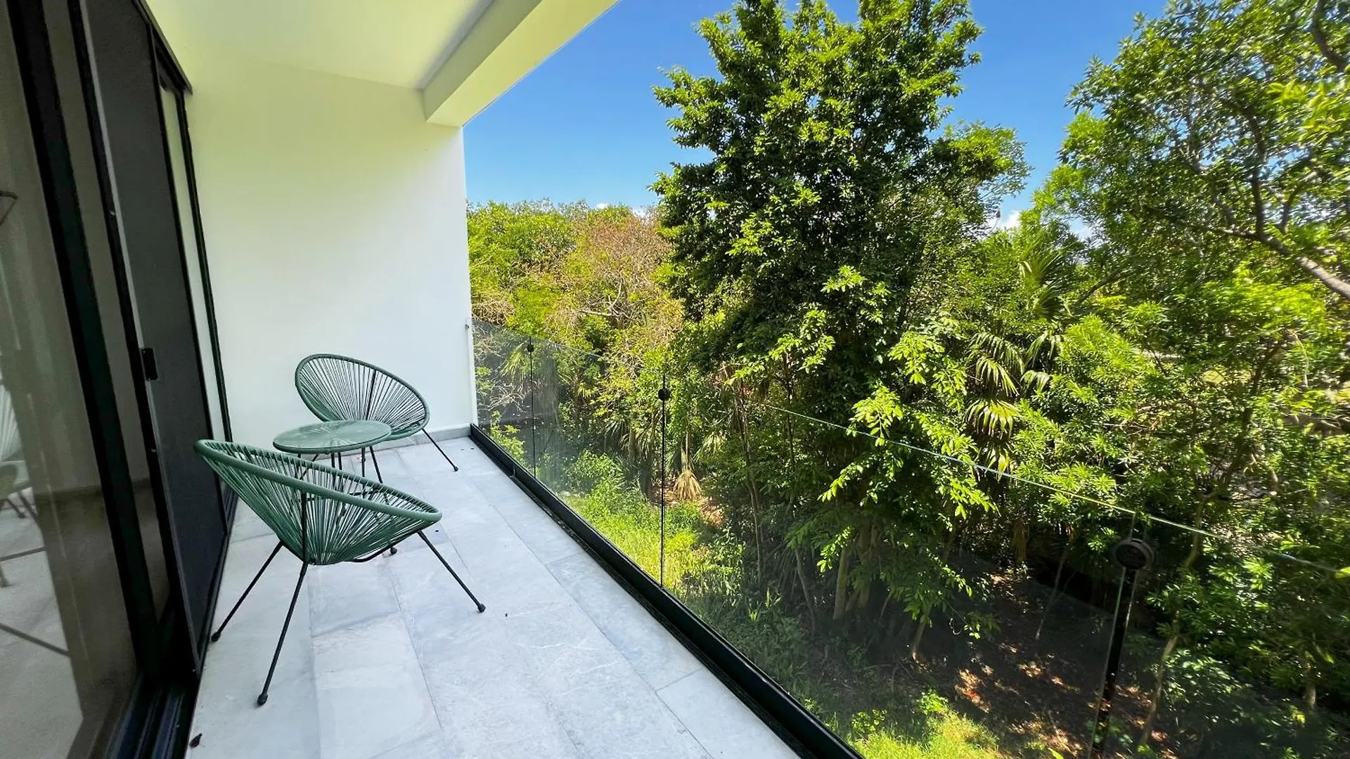 Modern Apartment With Private Terrace And Golf Course View, Free Parking In Puerto Aventuras