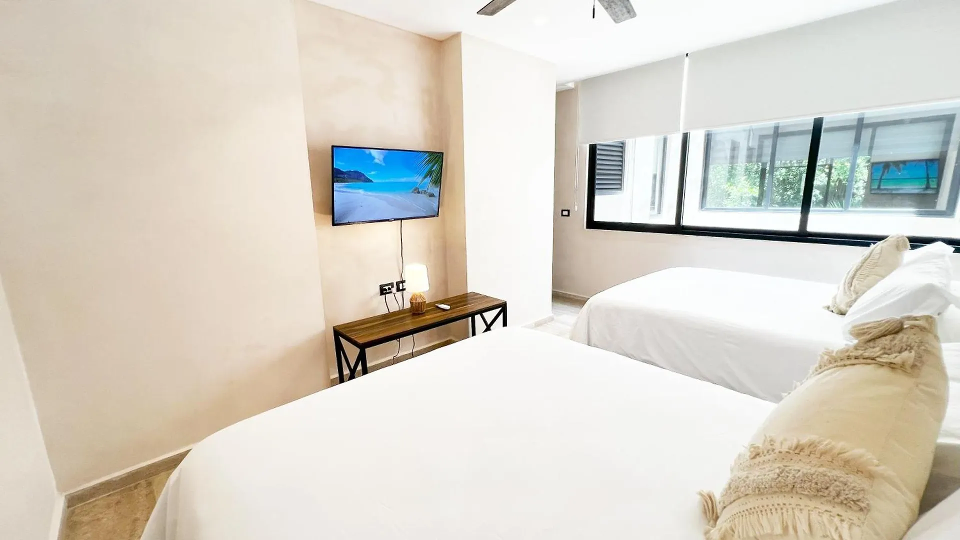 Modern Apartment With Private Terrace And Golf Course View, Free Parking In Puerto Aventuras